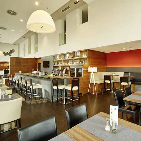 Hotel Hilton Garden Tivoli 4*
