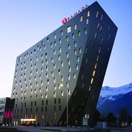 מלון Hilton Garden Tivoli