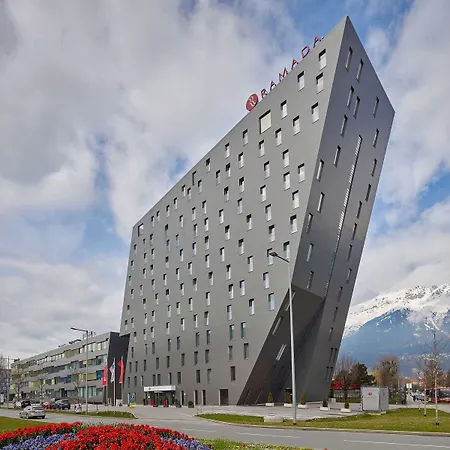 Hilton Garden Tivoli Hotel