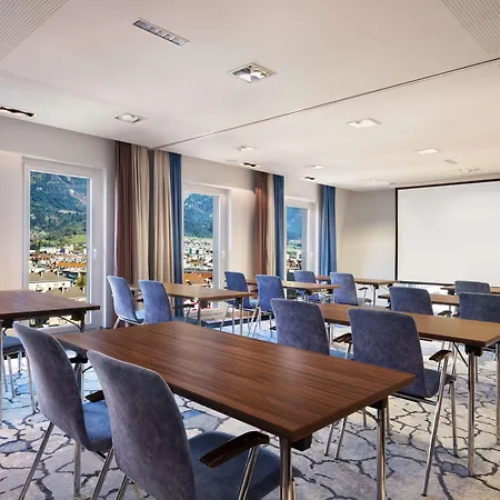 호텔 Hilton Garden Tivoli 4*