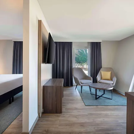 호텔 Hilton Garden Tivoli 4*
