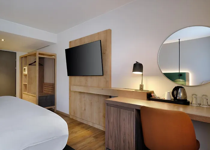 Hilton Garden Tivoli فندق 4*