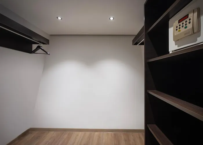 Hilton Garden Tivoli מלון