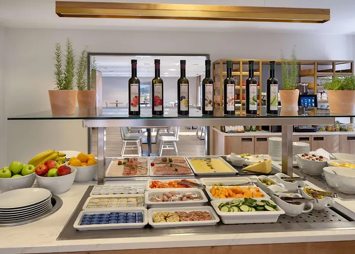 Hilton Garden Tivoli מלון