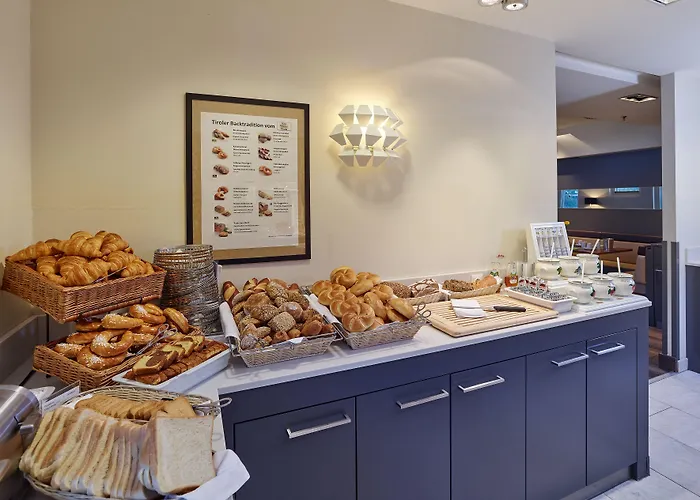 Hilton Garden Tivoli فندق 4*