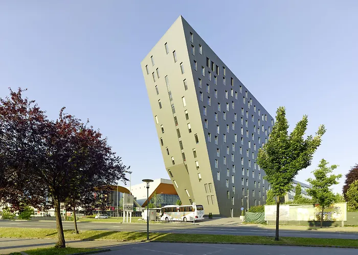 Hilton Garden Tivoli فندق