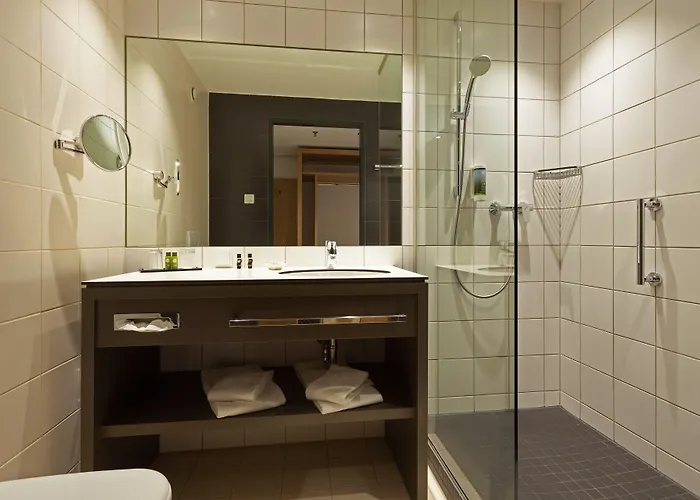 מלון Hilton Garden Tivoli 4*