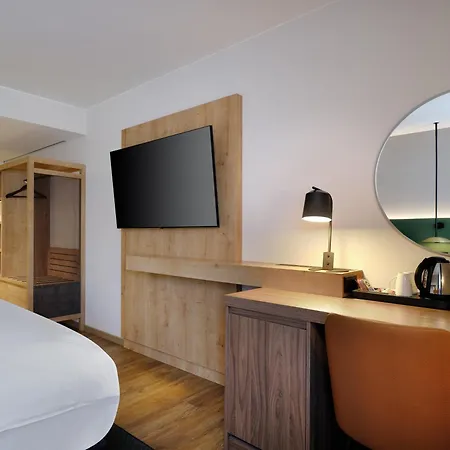 Hilton Garden Tivoli Hotel 4*